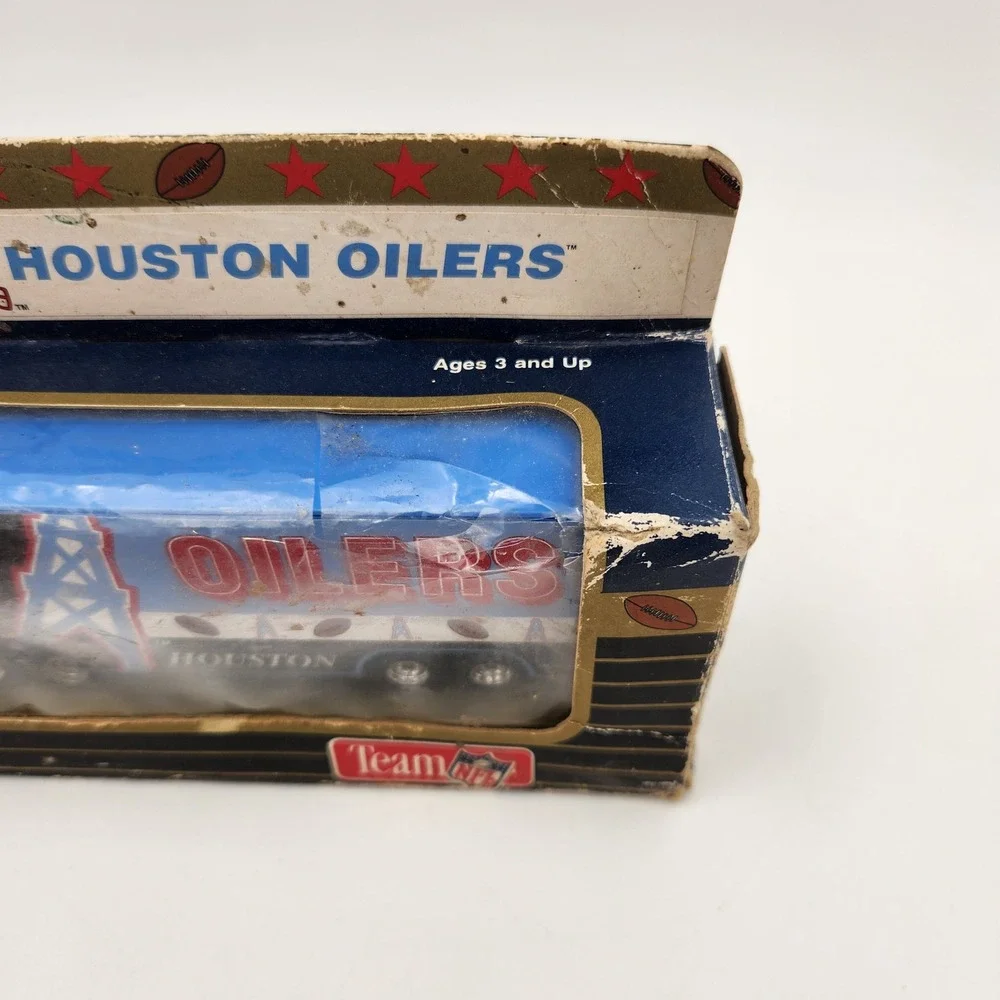 1994 Matchbox Houston Oilers NFL Team Collectible Ford Aeromax Truck White Rose